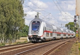 为实现五个主要火车站现代化，德国铁路更新了2000公里的铁轨