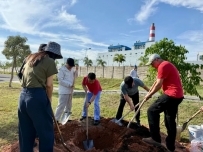 【一带一路故事】明古鲁电站“植此青绿,共树未来”