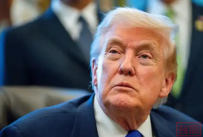 关税政策被判违法后,特朗普称将加征10%全球进口关税